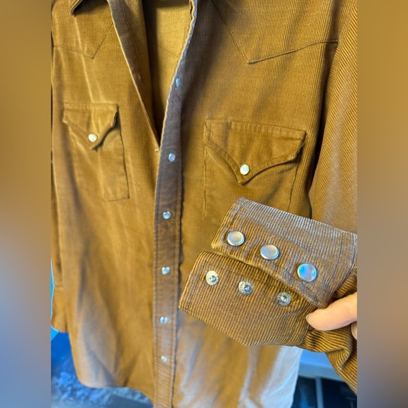 Men's Brown Corduroy Casual Button Down Shirt - Picture 4 of 5
